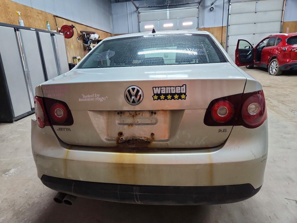 3VWJZ7AJ4AM081137 2010 VOLKSWAGEN JETTA photo no. 6