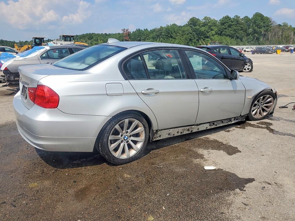 2011 BMW 328 I — Фото 3 из 12