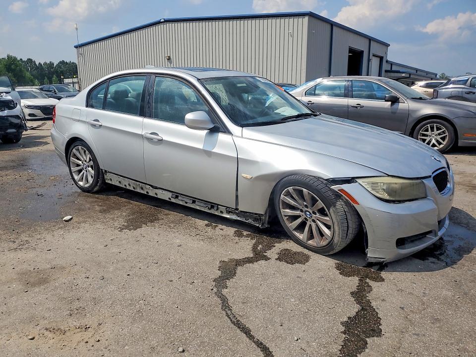 2011 BMW 328 I — Фото 4 из 12
