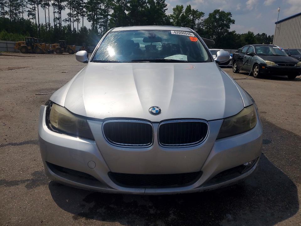 2011 BMW 328 I — Фото 5 из 12