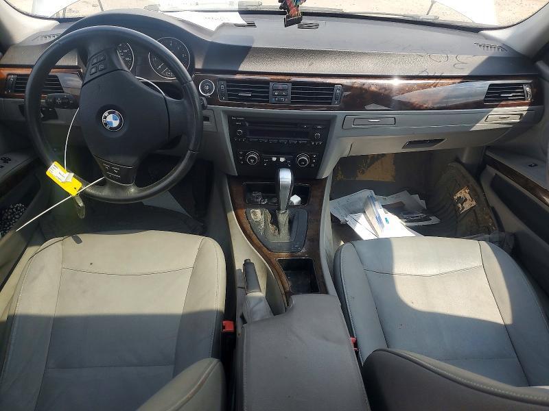 2011 BMW 328 I — Фото 8 из 12
