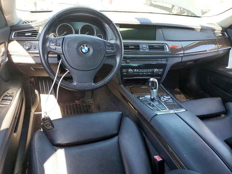 WBAKA4C52BC392241 2011 BMW 740 photo no. 8