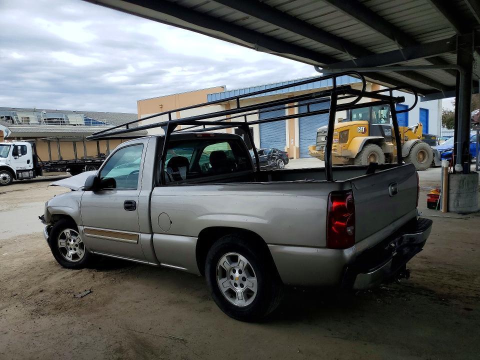 2003 CHEVROLET SILVERADO C1500 — Фото 2 из 12