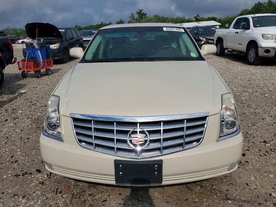 2011 CADILLAC DTS — Фото 5 из 12