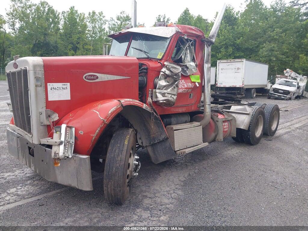 1XP5DB9X32N581441 2002 PETERBILT 379 photo no. 2