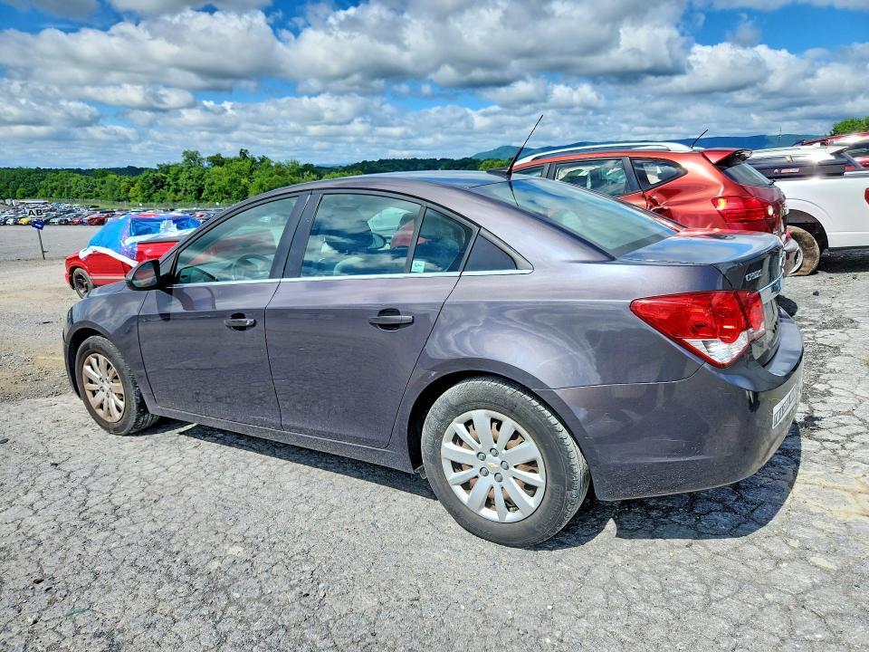 1G1PF5S98B7249753 2011 CHEVROLET CRUZE photo no. 2