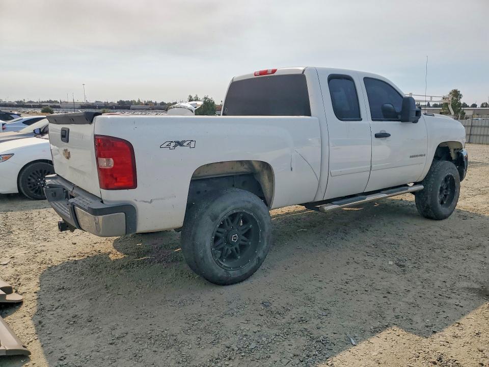 2007 CHEVROLET SILVERADO K2500 HEAVY DUTY — Фото 3 из 12
