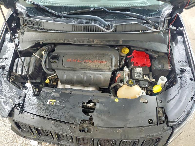 2020 JEEP COMPASS LATITUDE — Фото 12 из 14
