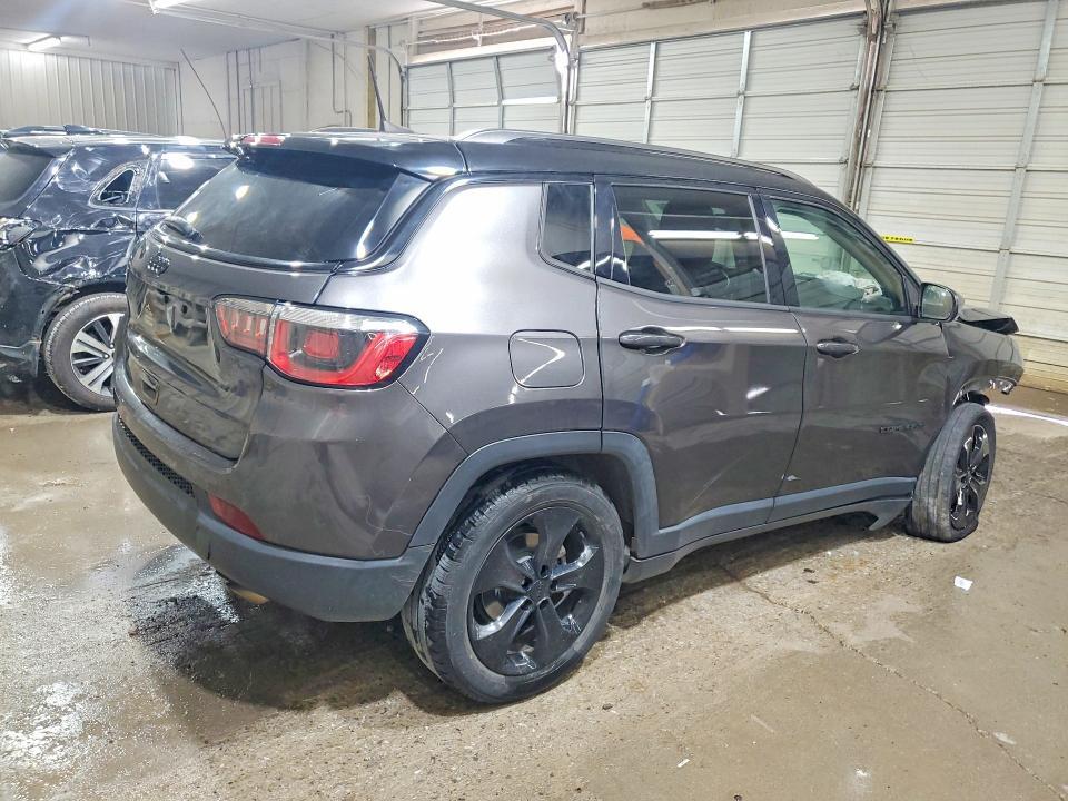 2020 JEEP COMPASS LATITUDE — Фото 3 из 14