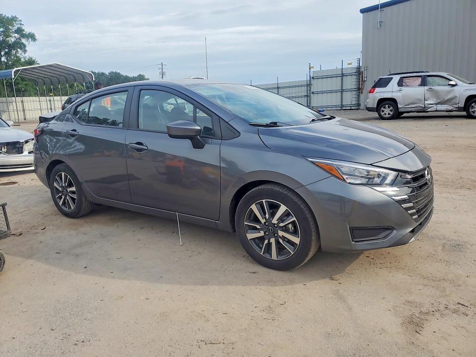 2025 NISSAN VERSA SV — Фото 4 из 12