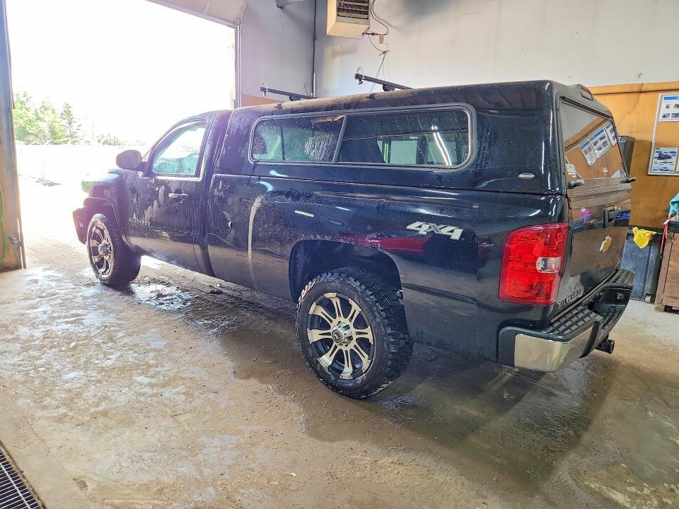 1GCNKPE03BZ442030 2011 CHEVROLET SILVERADO photo no. 2