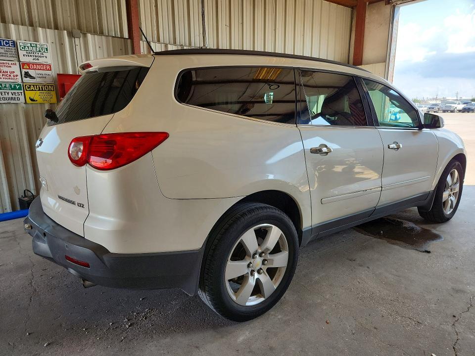 1GNKRLEDXBJ292529 2011 CHEVROLET TRAVERSE photo no. 3
