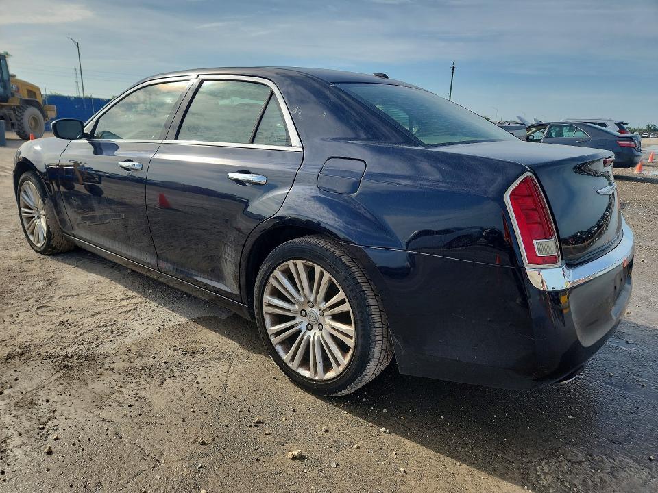 2C3CA5CG7BH551027 2011 CHRYSLER 300 photo no. 2