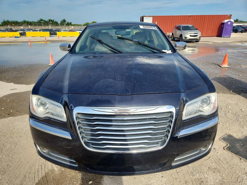 2C3CA5CG7BH551027 2011 CHRYSLER 300 photo no. 5