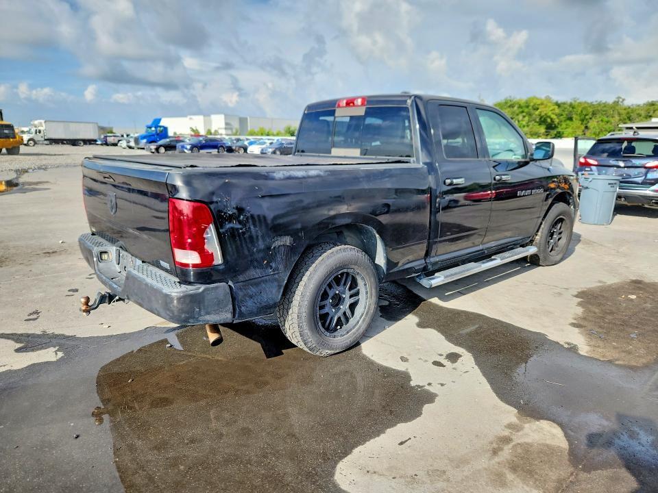 2011 DODGE RAM 1500 — Фото 3 из 12