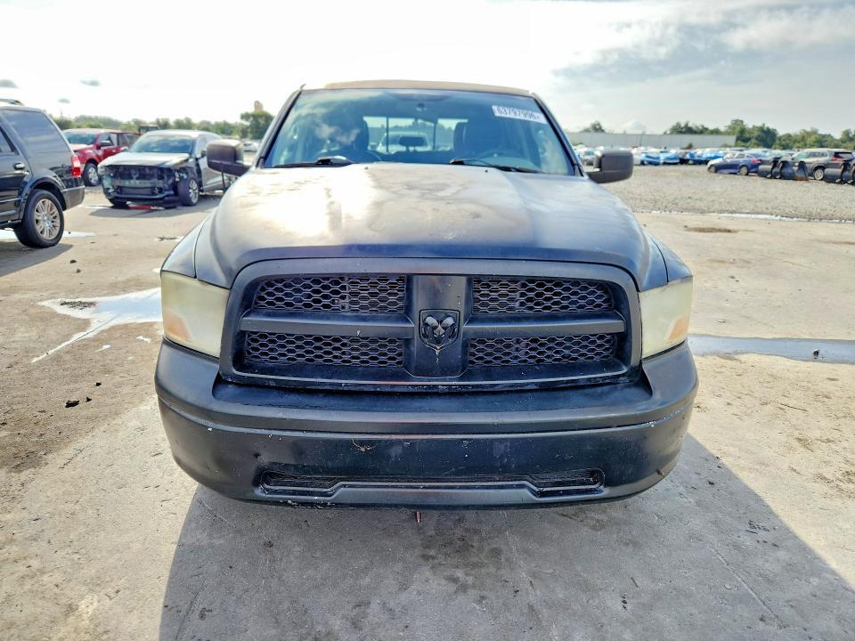 2011 DODGE RAM 1500 — Фото 5 из 12