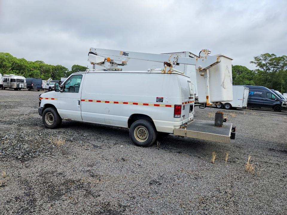 2011 FORD E350 VAN WITH BUCKET LIFT — Фото 2 из 13