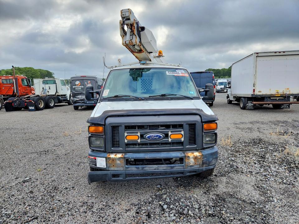 2011 FORD E350 VAN WITH BUCKET LIFT — Фото 5 из 13
