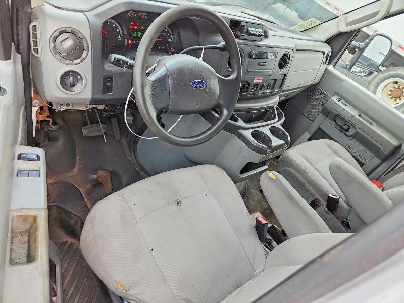 2011 FORD E350 VAN WITH BUCKET LIFT — Фото 8 из 13