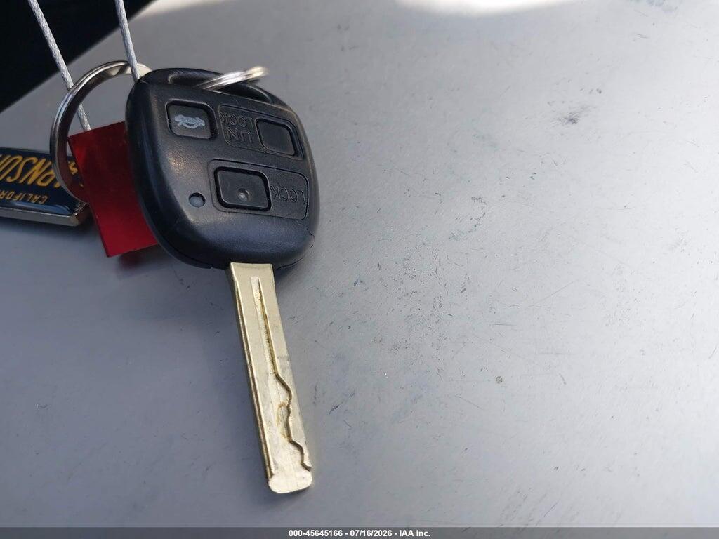 JTHBD192740084300 2004 LEXUS IS 300 photo no. 11