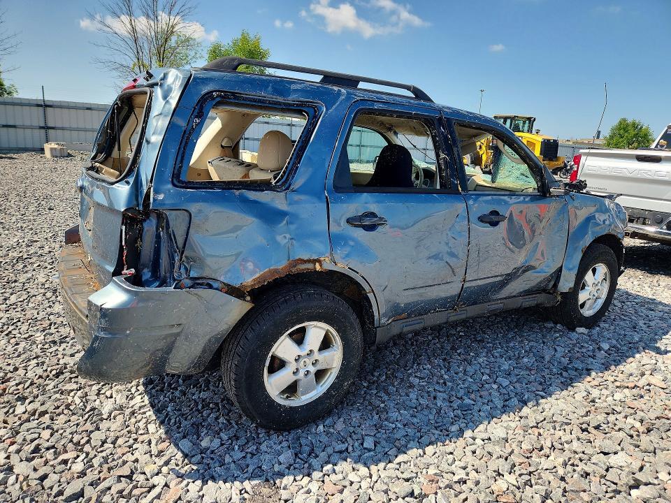 1FMCU9D72BKB36968 2011 FORD ESCAPE photo no. 3