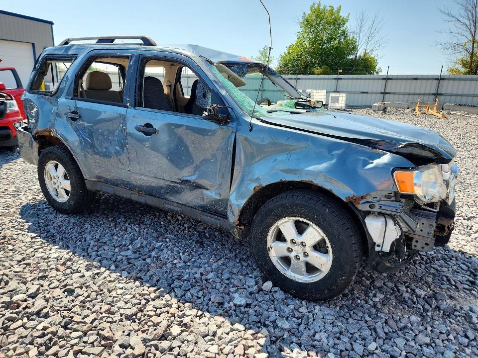 1FMCU9D72BKB36968 2011 FORD ESCAPE photo no. 4
