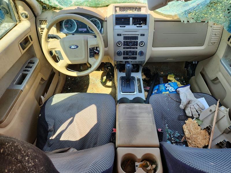 1FMCU9D72BKB36968 2011 FORD ESCAPE photo no. 8