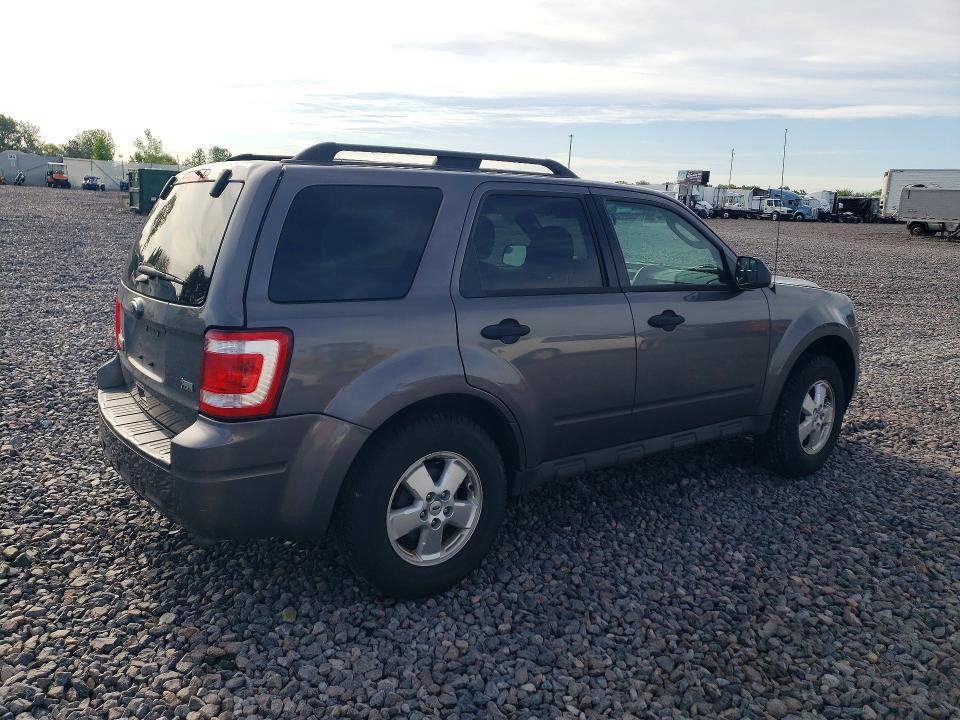 2011 FORD ESCAPE XLT — Фото 3 из 12