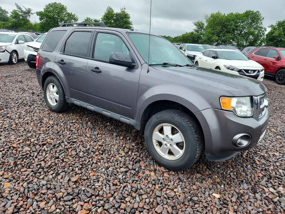 2011 FORD ESCAPE XLT — Фото 4 из 12