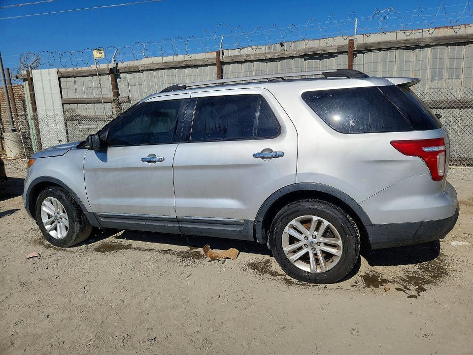 2011 FORD EXPLORER XLT — Фото 2 из 13