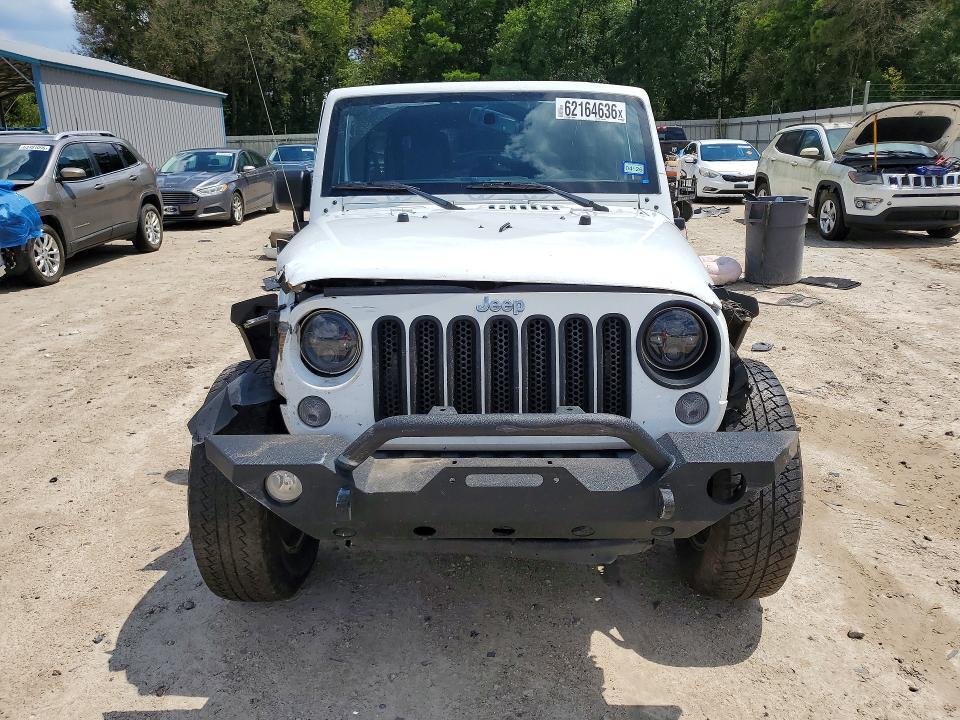 2015 JEEP WRANGLER UNLIMITED SAHARA — Фото 5 из 13