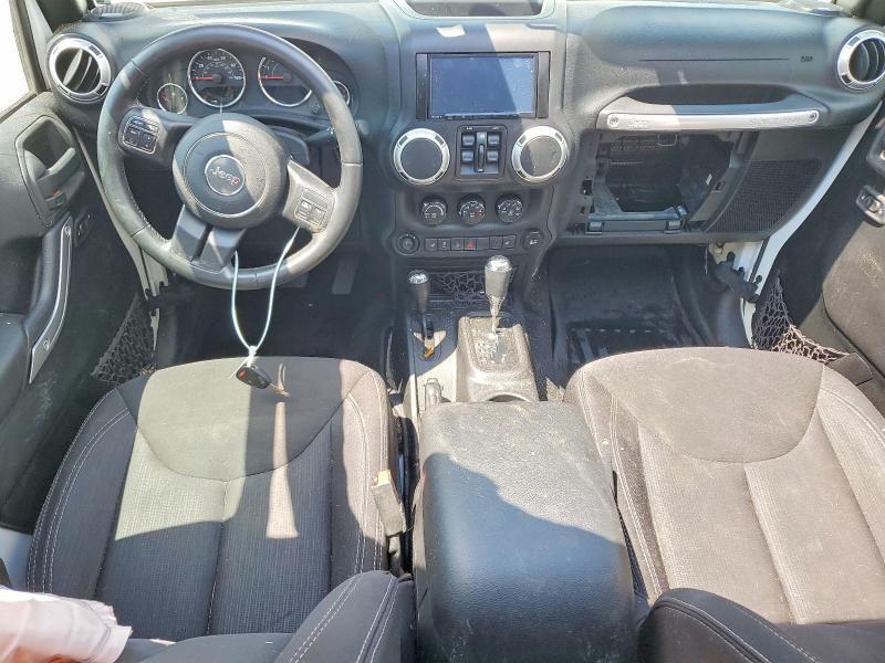 2015 JEEP WRANGLER UNLIMITED SAHARA — Фото 8 из 13