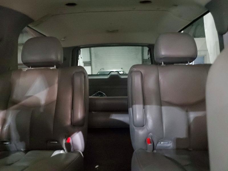 2004 CHEVROLET SUBURBAN C1500 — Фото 10 из 13