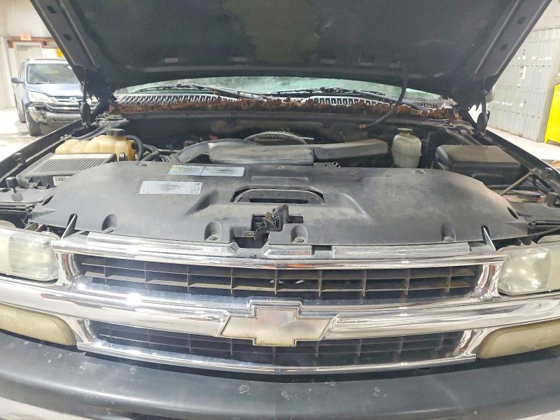 2004 CHEVROLET SUBURBAN C1500 — Фото 12 из 13