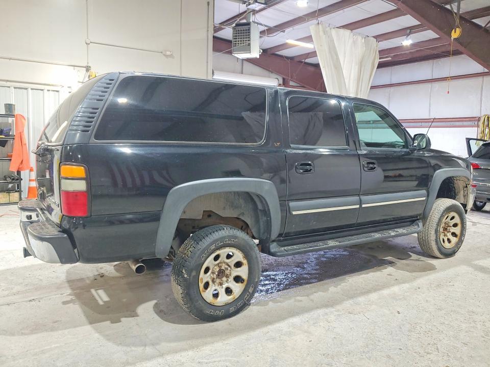 2004 CHEVROLET SUBURBAN C1500 — Фото 3 из 13