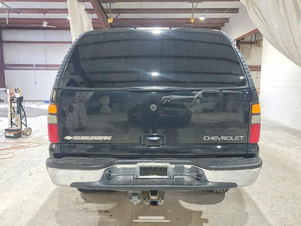 2004 CHEVROLET SUBURBAN C1500 — Фото 6 из 13