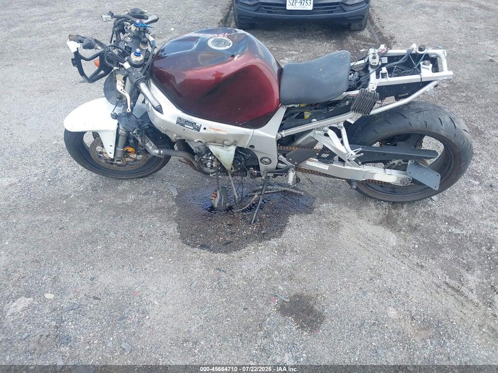 JS1GR7HA822104375 2002 SUZUKI GSX-R750 photo no. 9