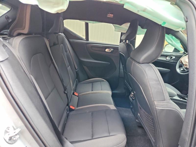 2025 VOLVO EX40 CORE — Фото 11 из 13