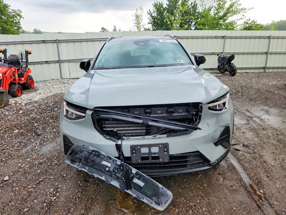 2025 VOLVO EX40 CORE — Фото 5 из 13