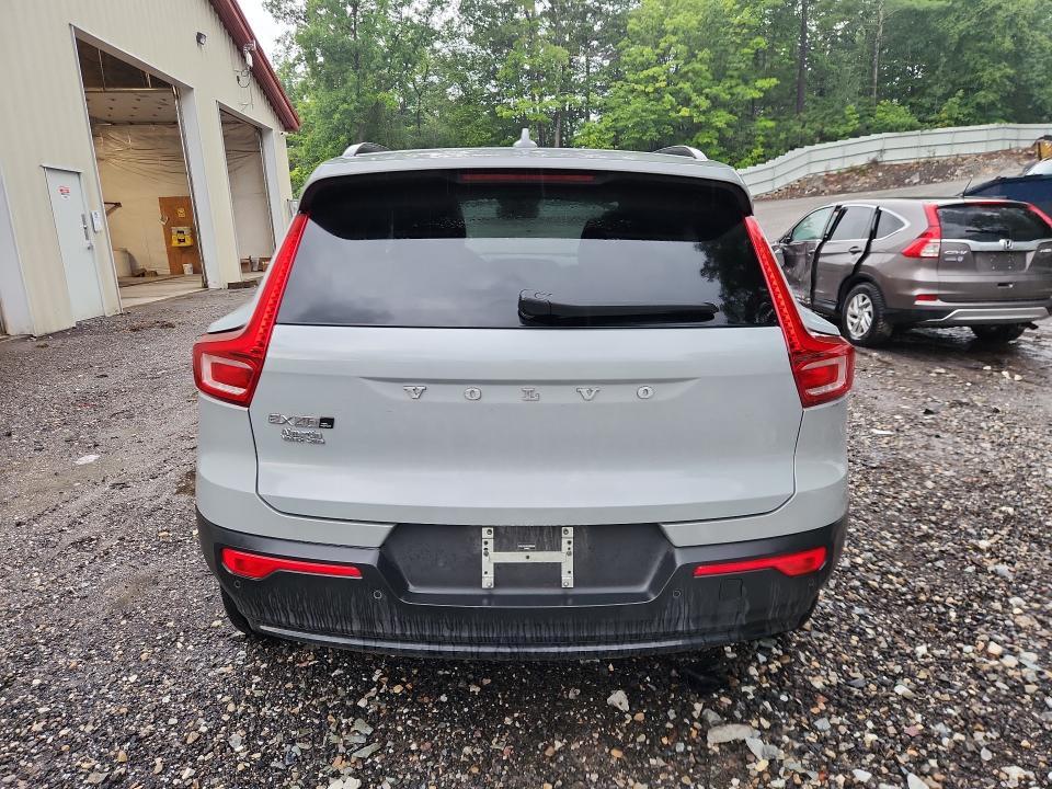 2025 VOLVO EX40 CORE — Фото 6 из 13