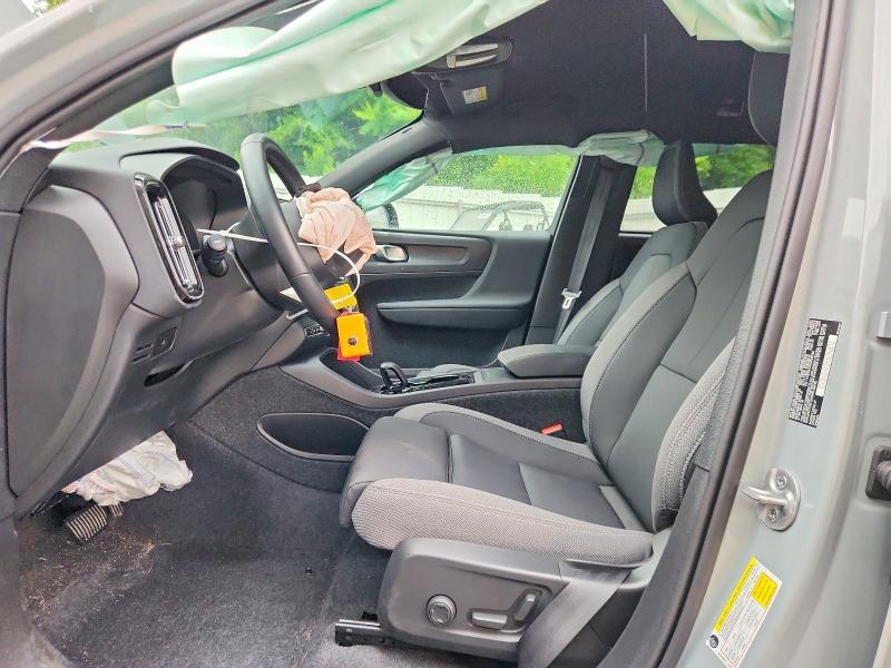 2025 VOLVO EX40 CORE — Фото 7 из 13