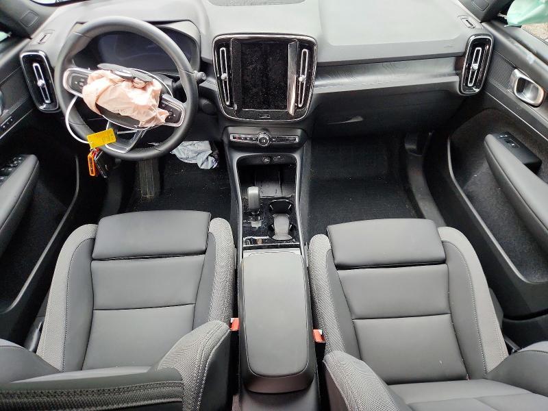 2025 VOLVO EX40 CORE — Фото 8 из 13