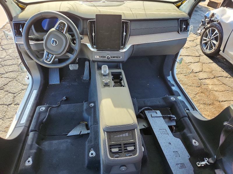 2025 VOLVO XC90 PLUS — Фото 8 из 13