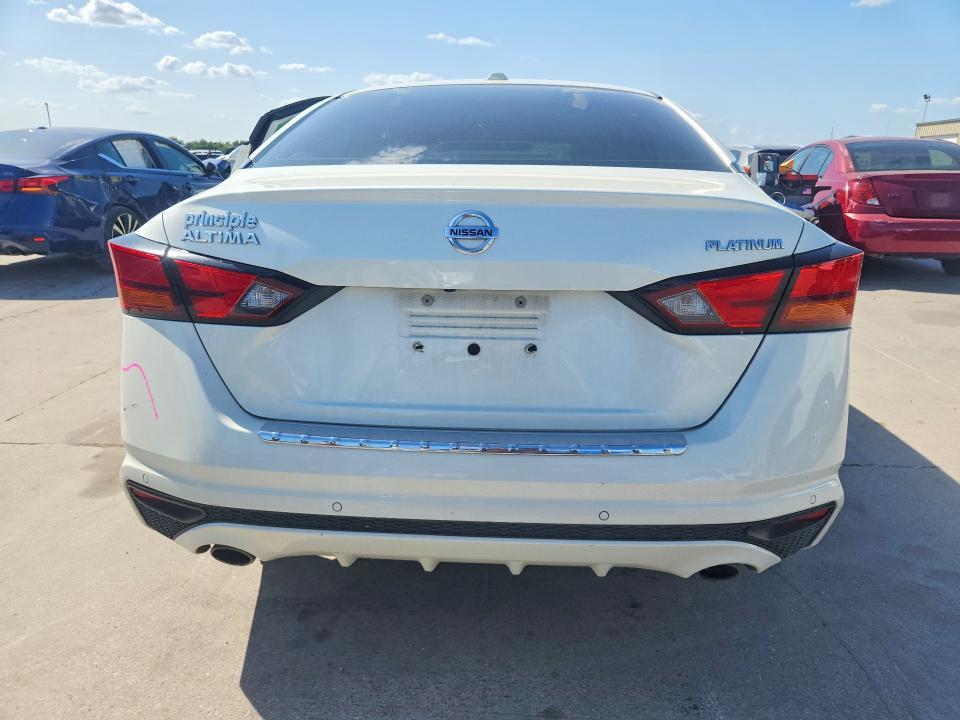 2020 NISSAN ALTIMA PLATINUM — Фото 6 из 12