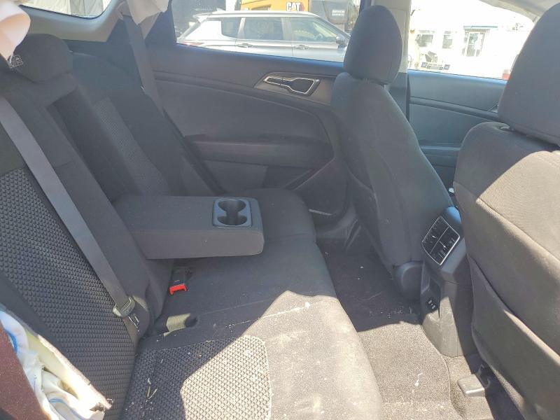 2026 KIA SPORTAGE LX — Фото 10 из 12
