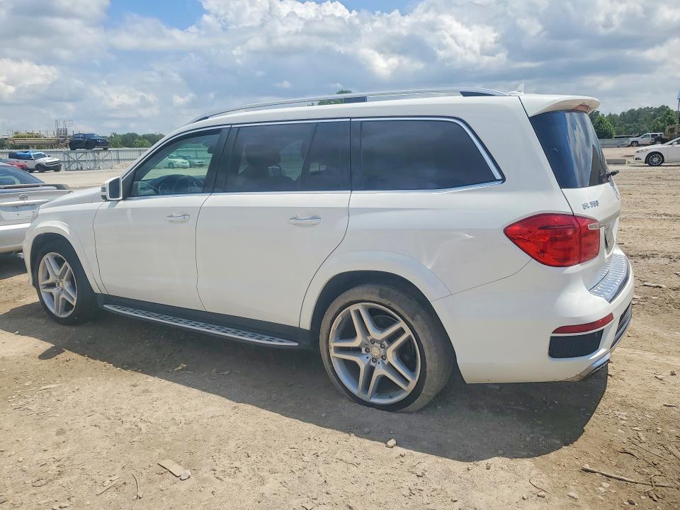 2015 MERCEDES-BENZ GL 550 4MATIC — Фото 2 из 13