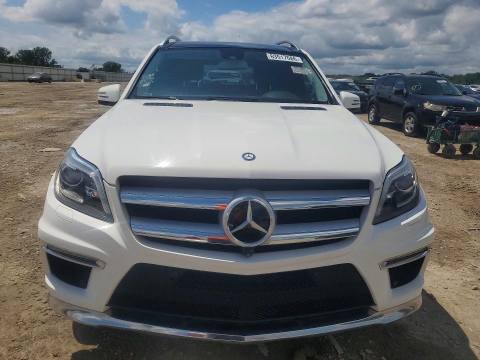 2015 MERCEDES-BENZ GL 550 4MATIC — Фото 5 из 13