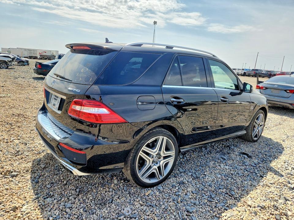 2015 MERCEDES-BENZ ML 63 AMG — Фото 3 из 13