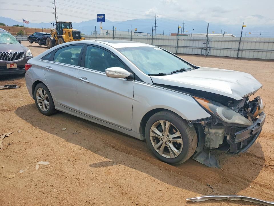 5NPEC4AC1BH091024 2011 HYUNDAI SONATA photo no. 4