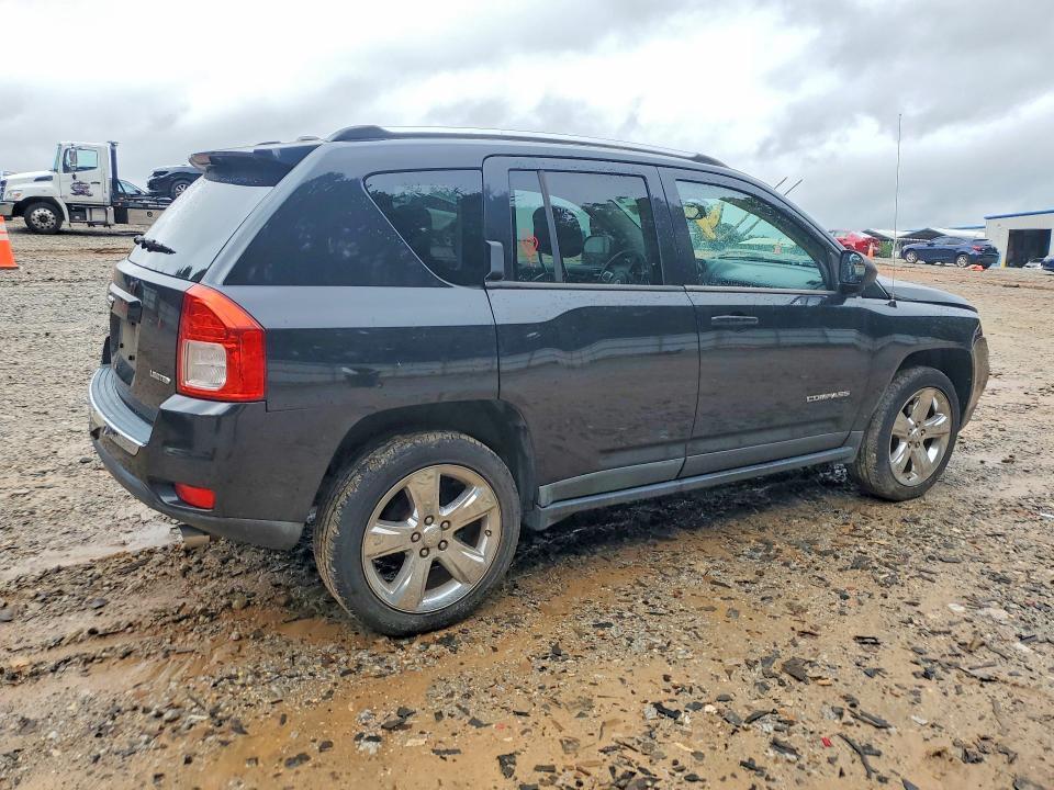 1J4NT5FB3BD157255 2011 JEEP COMPASS photo no. 3